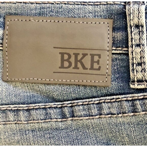 BKE Buckle Tyler Jean Shorts Mens Size 36 Blue Denim Embroidered Light Wash 12" - Picture 6 of 14